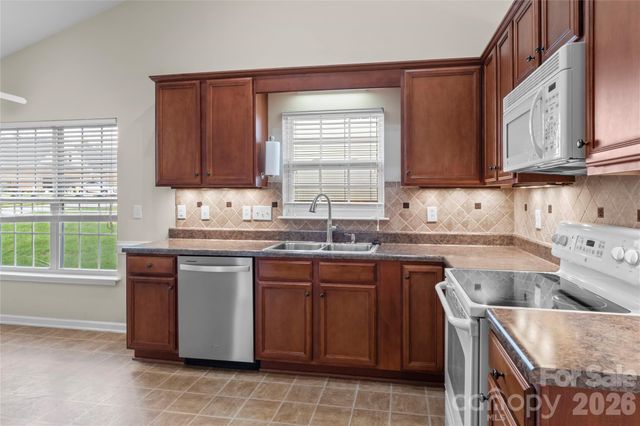 567 Caladium Court, Kernersville, NC 27284