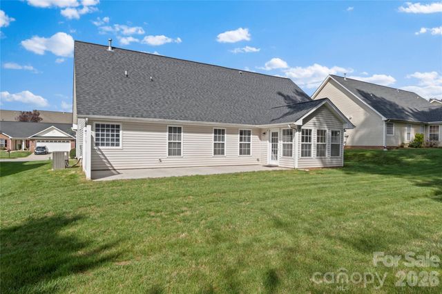 567 Caladium Court, Kernersville, NC 27284