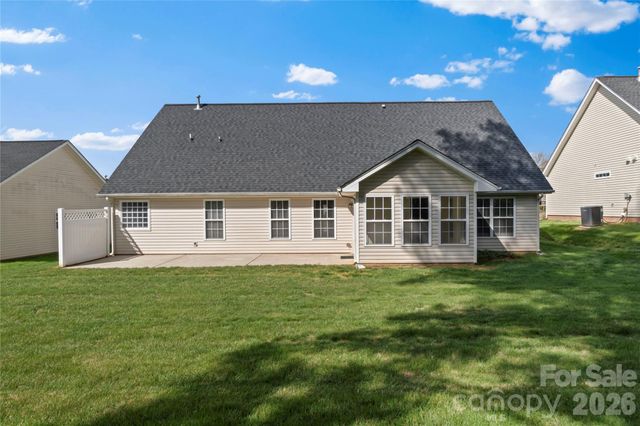 567 Caladium Court, Kernersville, NC 27284