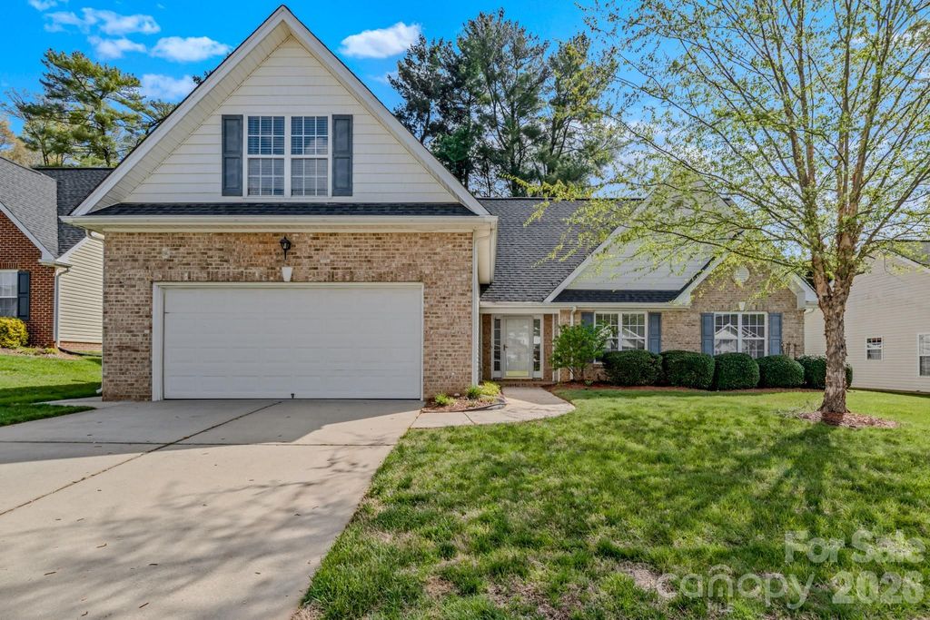 567 Caladium Court, Kernersville, NC 27284