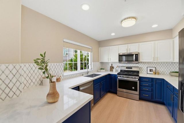 1043 Helen Avenue, Santa Clara, CA 95051