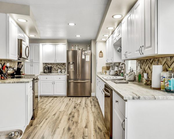 3055 Lakeshore Drive, Fort Lauderdale, FL 33312