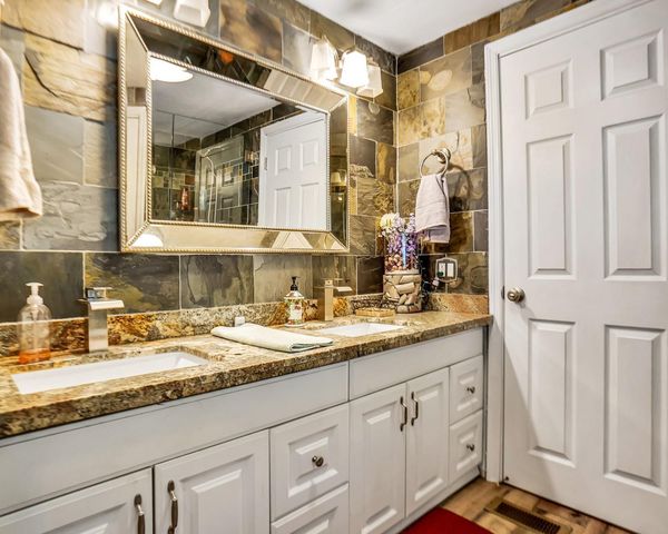 3055 Lakeshore Drive, Fort Lauderdale, FL 33312