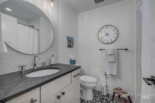 6686 N Asissi Lane, Meridian, ID 83646