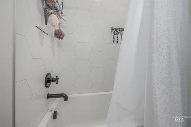 6686 N Asissi Lane, Meridian, ID 83646