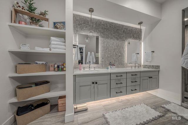 6686 N Asissi Lane, Meridian, ID 83646