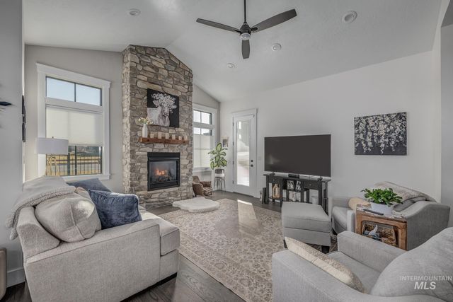 6686 N Asissi Lane, Meridian, ID 83646