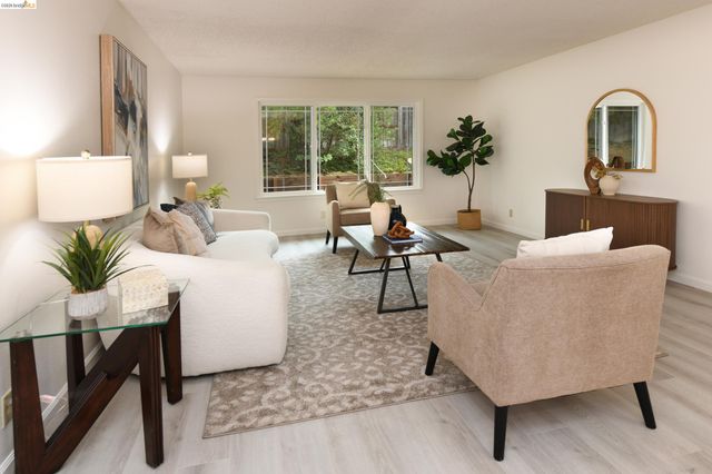 533 Eagle Nest Dr, Martinez, CA 94553
