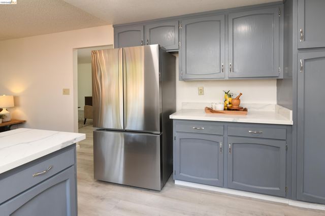 533 Eagle Nest Dr, Martinez, CA 94553