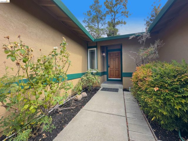 533 Eagle Nest Dr, Martinez, CA 94553