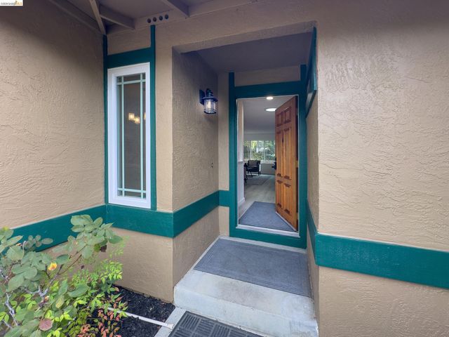 533 Eagle Nest Dr, Martinez, CA 94553