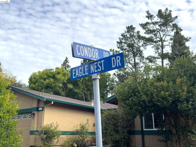 533 Eagle Nest Dr, Martinez, CA 94553