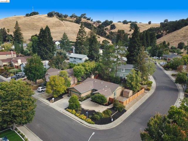 533 Eagle Nest Dr, Martinez, CA 94553