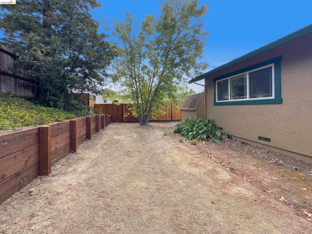 533 Eagle Nest Dr, Martinez, CA 94553