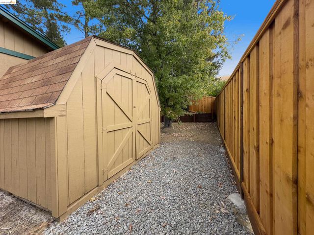533 Eagle Nest Dr, Martinez, CA 94553