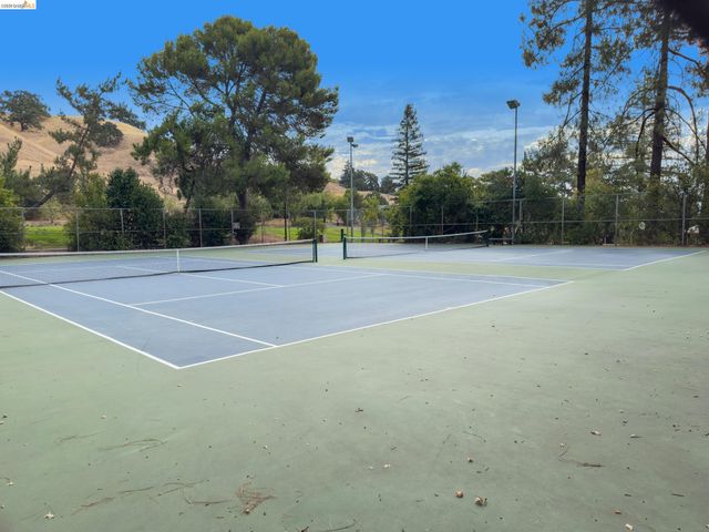533 Eagle Nest Dr, Martinez, CA 94553
