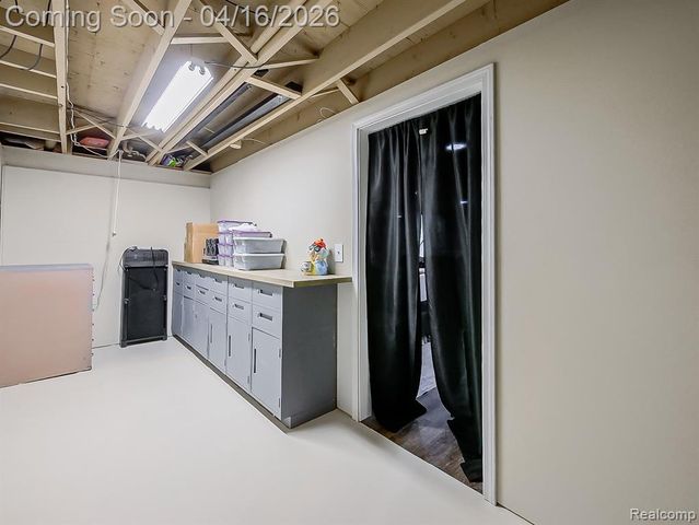 15969 Chelmsford Street, Clinton Township, MI 48038