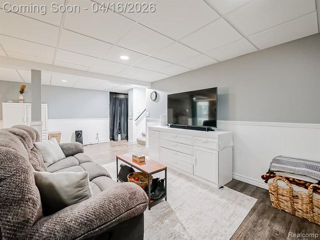 15969 Chelmsford Street, Clinton Township, MI 48038