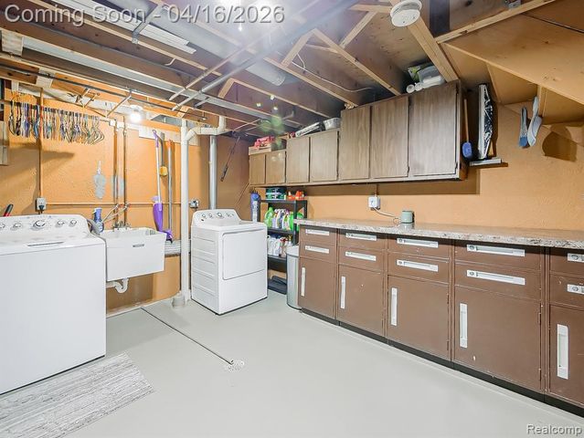 15969 Chelmsford Street, Clinton Township, MI 48038