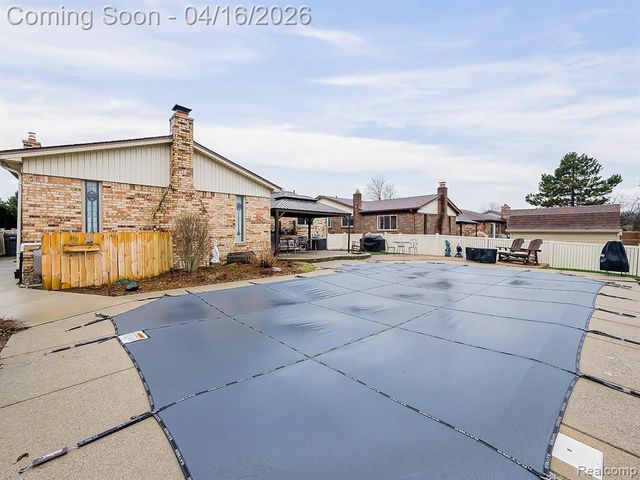 15969 Chelmsford Street, Clinton Township, MI 48038