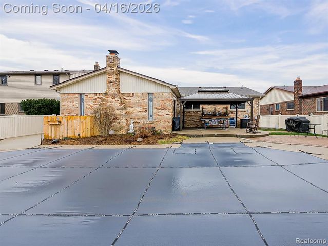 15969 Chelmsford Street, Clinton Township, MI 48038