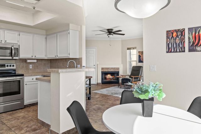 9450 E Becker Lane Apt 2009, Scottsdale, AZ 85260