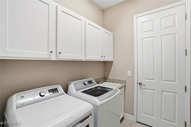 28076 Foxrock CT, Bonita Springs, FL 34135