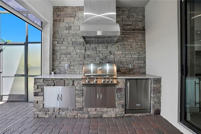 28076 Foxrock CT, Bonita Springs, FL 34135