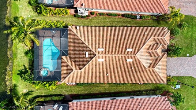 28076 Foxrock CT, Bonita Springs, FL 34135