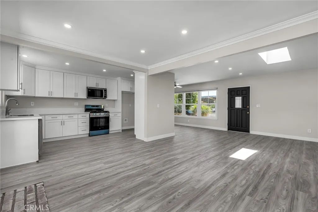 20431 Lassen Street, Chatsworth, CA 91311