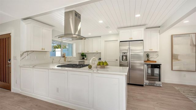 339 TREASURE BOAT WAY, Sarasota, FL 34242