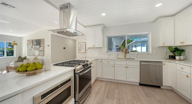 339 TREASURE BOAT WAY, Sarasota, FL 34242