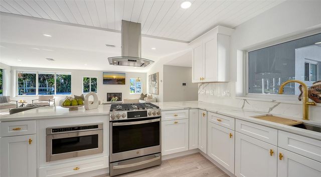 339 TREASURE BOAT WAY, Sarasota, FL 34242