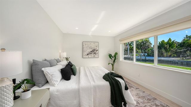 339 TREASURE BOAT WAY, Sarasota, FL 34242