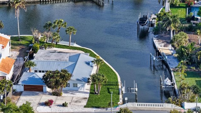 339 TREASURE BOAT WAY, Sarasota, FL 34242