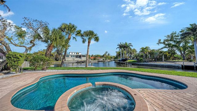 339 TREASURE BOAT WAY, Sarasota, FL 34242