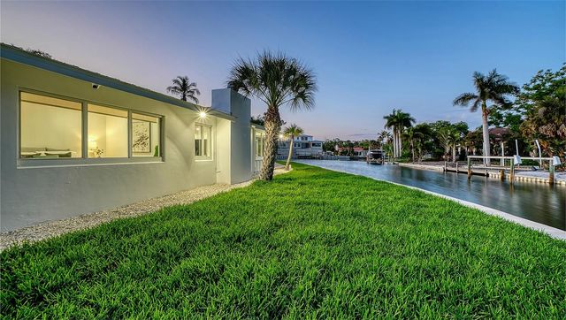 339 TREASURE BOAT WAY, Sarasota, FL 34242
