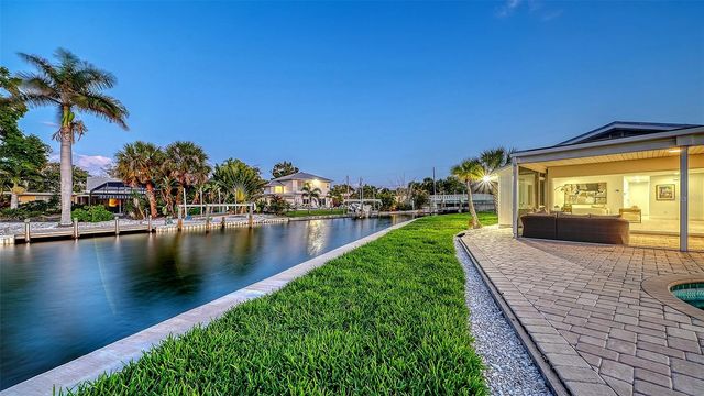 339 TREASURE BOAT WAY, Sarasota, FL 34242