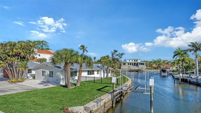 339 TREASURE BOAT WAY, Sarasota, FL 34242
