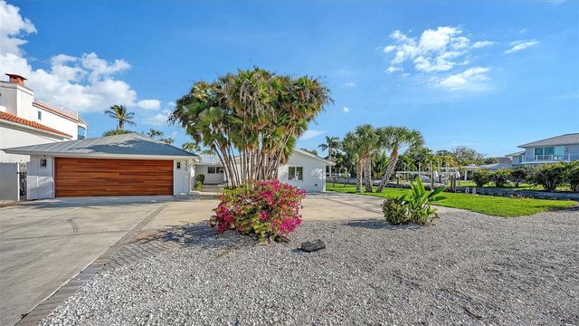339 TREASURE BOAT WAY, Sarasota, FL 34242