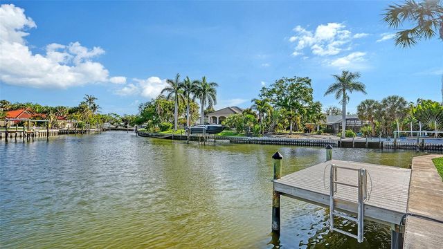 339 TREASURE BOAT WAY, Sarasota, FL 34242