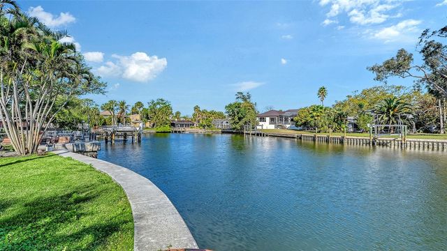 339 TREASURE BOAT WAY, Sarasota, FL 34242
