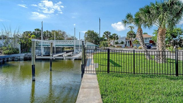 339 TREASURE BOAT WAY, Sarasota, FL 34242