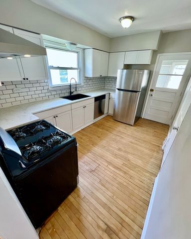 2016 S 10th Avenue, Maywood, IL 60153