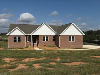 130 Oak Pointe Lane, Wilkesboro, NC 28697