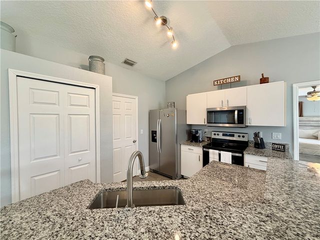 8424 94th Avenue, Vero Beach, FL 32967