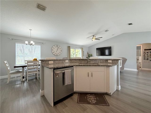 8424 94th Avenue, Vero Beach, FL 32967