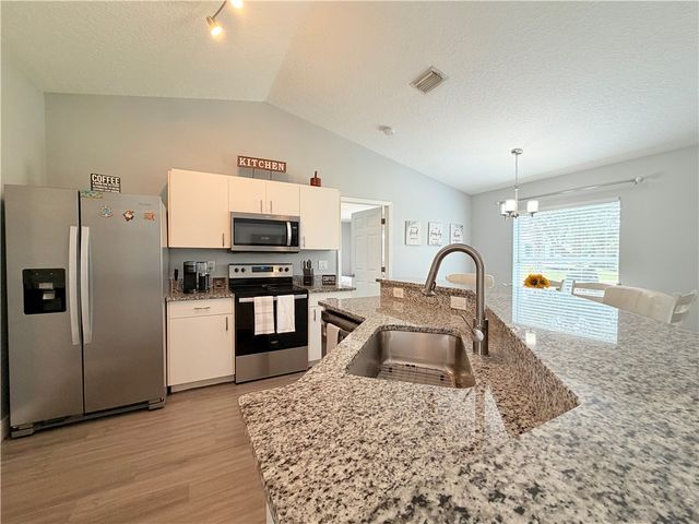 8424 94th Avenue, Vero Beach, FL 32967