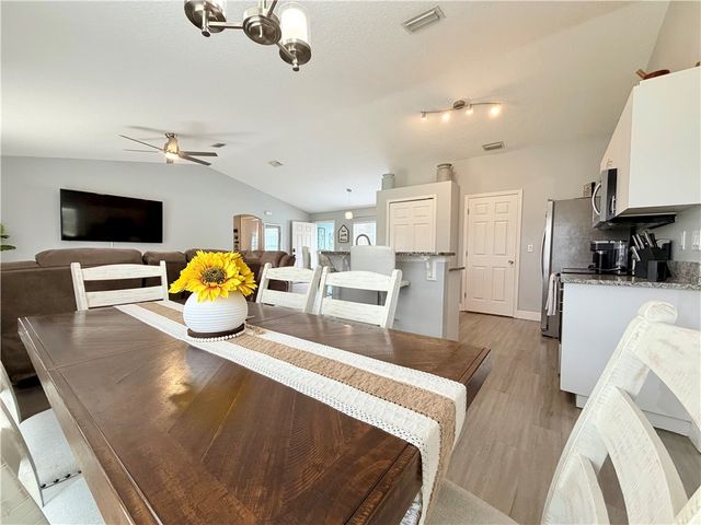 8424 94th Avenue, Vero Beach, FL 32967