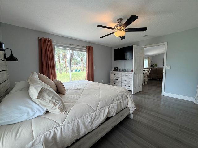 8424 94th Avenue, Vero Beach, FL 32967